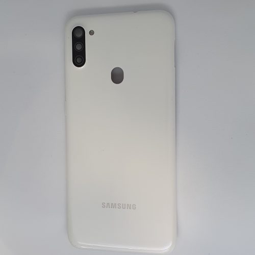Samsung Galaxy A11 akkufedél kamera lencsével